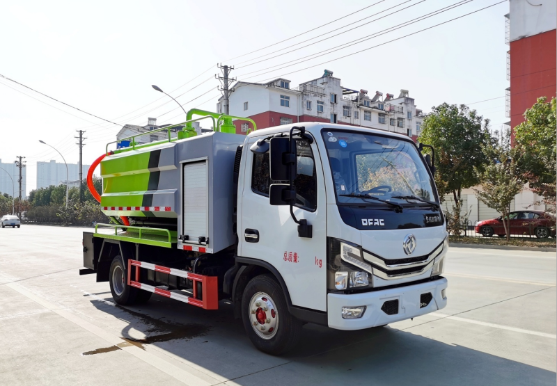 華通牌小多利卡清洗吸汙車